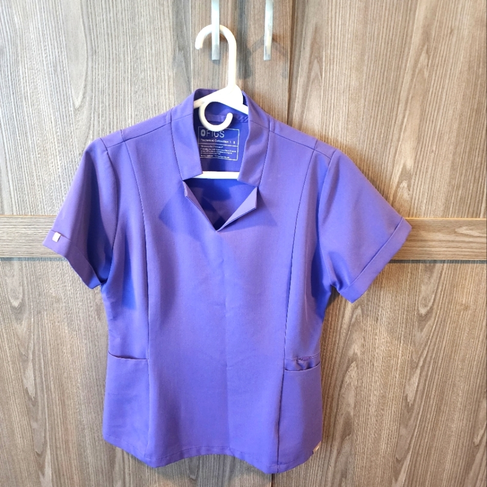 Fig Inala Slim scrub top